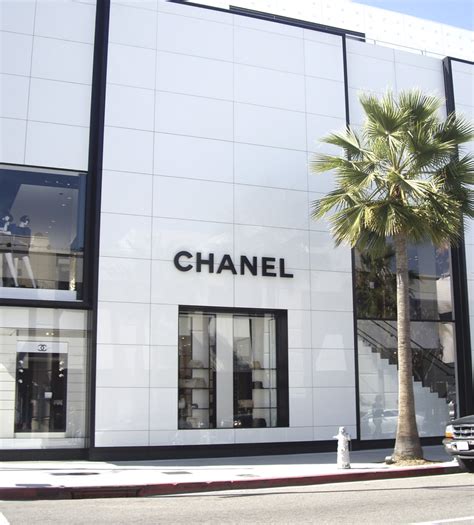 are chanel stores open|where is chanel located.